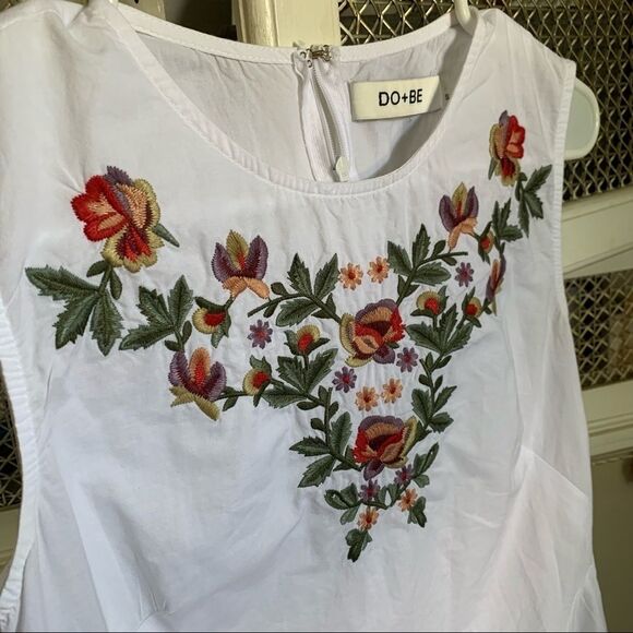 DO+BE Embroidered Tank Top - Women Small - Picture 4 of 8